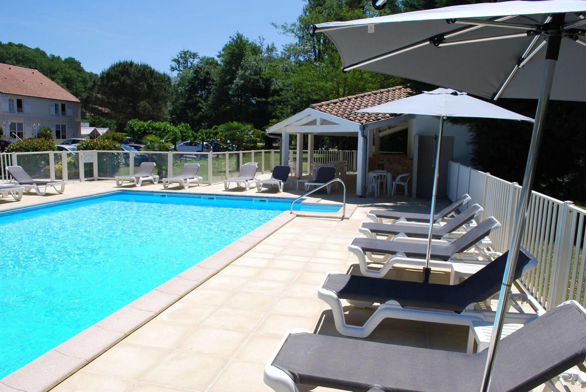 Hotel Le Relais Des Champs Eugenie-les-Bains Buitenkant foto